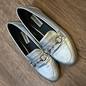 Steve Madden silver shoes 7.5